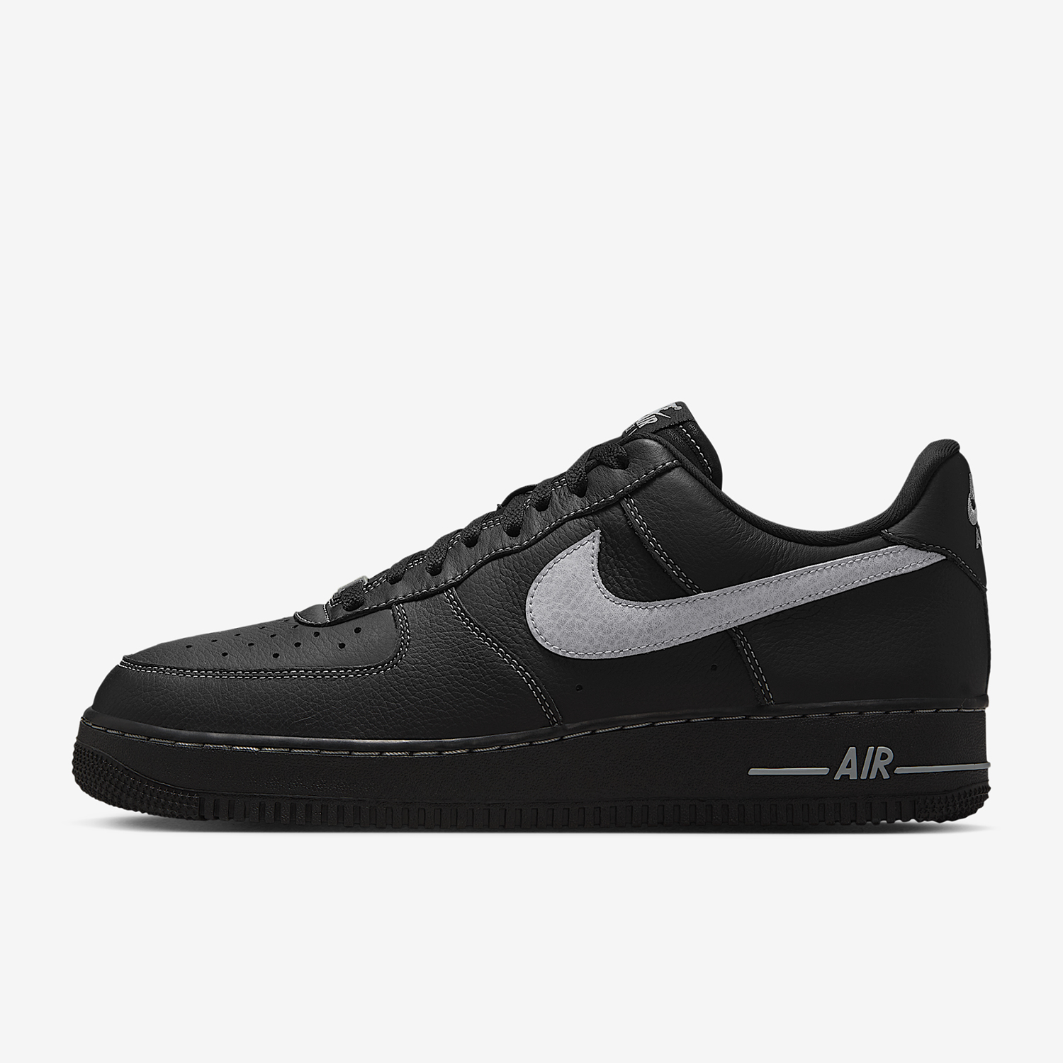 ナイキ オーセンティック AIR FORCE 1 07 LV - Nike Shoes Air Force 1 のレビューと価格