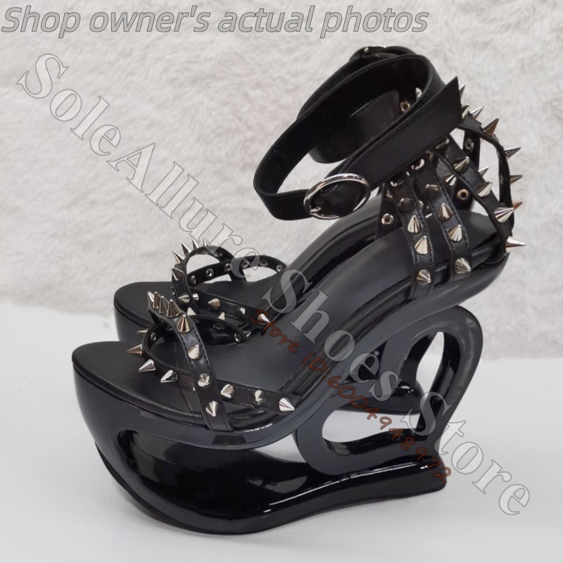 ホットピンク スパイクスタッズ ケージ型ハートカットアウト  - Casual Sandal Leather のレビューと価格