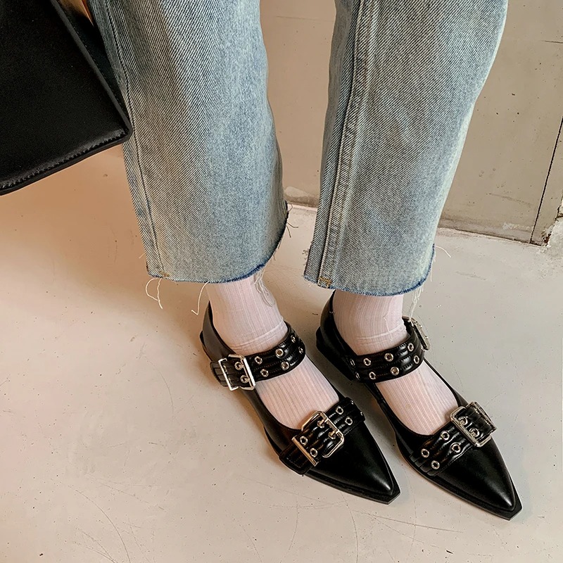 女性の靴デザイナーの高級ローヒールパンプスバックルファッショ - Casual Sandal Leather のレビューと価格