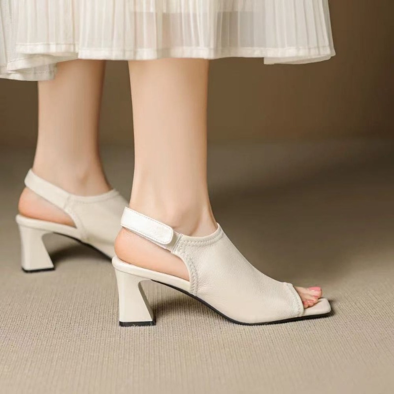 フランス風超ソフトレザー スクエアトゥ ローマンオープントゥ - Casual Sandal Leather のレビューと価格